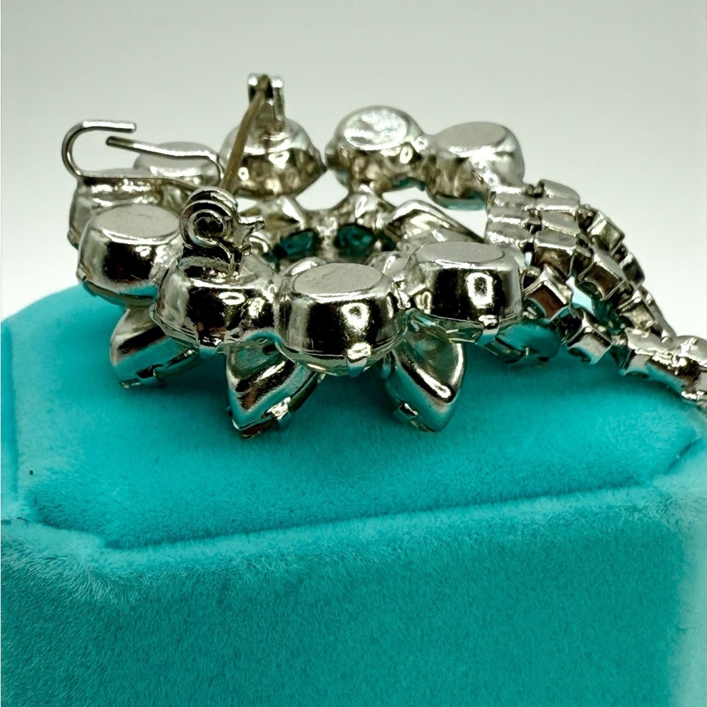 Vintage Layered Rhinestone Flower Brooch & Pendant with Dangles –Silver Tone EUC - Picture 13 of 17